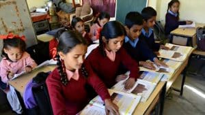 हिमाचल प्रदेश के जिला ऊना में 18 सितंबर से सभी सरकारी और निजी स्कूल सुबह 9 बजे से शाम 3 बजे तक संचालित होंगे।