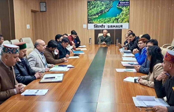 State Election Commissioner reached Nahan, held a meeting with administrative officers