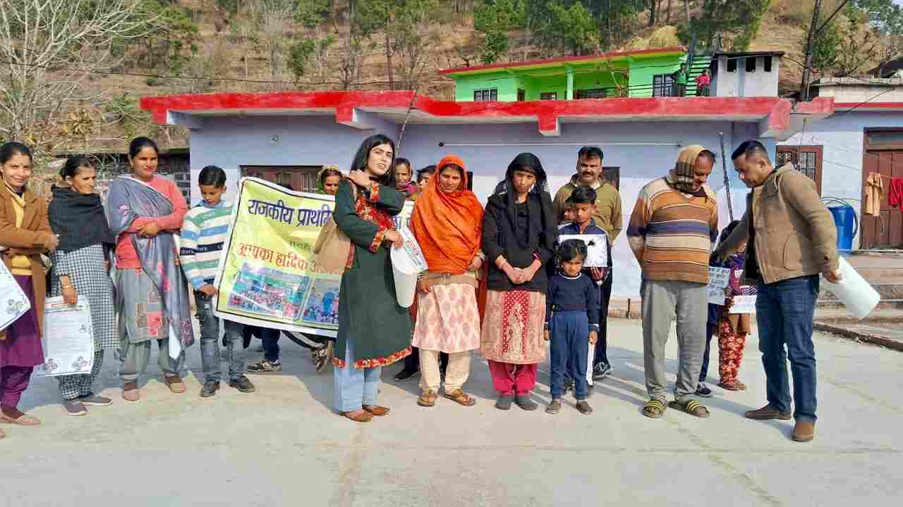 Campaign launched to increase the number of children in government schools, parents also came forward along with teachers.