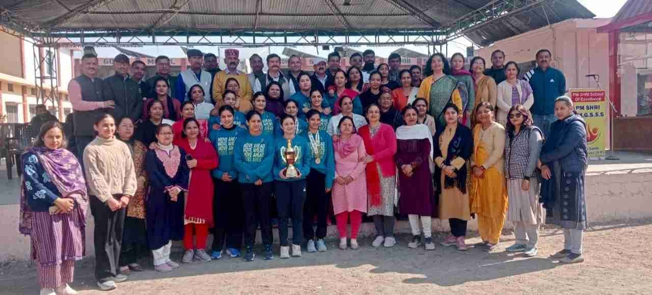 पलकों पर बिठाईं नेशनल विजेता बनीं हिमाचल की बेटियां, पांवटा साहिब पहुंची टीम का जोरदार स्वागत