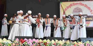 रेणु मंच पर जीवंत हुई सदियों पुरानी सांस्कृतिक विरासत, हानत घाटों ने जीता ‘बुड़ाह’ लोकनृत्य का खिताब