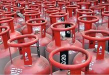 ‘सिलेंडर है… पर नहीं मिलेगा!’ गांवों में 45 दिन का नियम बना बड़ी मुसीबत, स्टॉक होते हुए भी जूझ रहे लोग