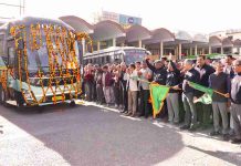 नादौन-हमीरपुर-घुमारवीं-दिल्ली वॉल्वो बस सेवा का शुभारंभ, सीएम ने दिखाई हरी झंडी