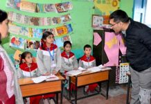 डीसी मुकेश रेपसवाल ने स्कूलों का किया औचक निरीक्षण, बच्चों से सवाल कर परखा शैक्षणिक स्तर