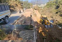 बिरोजा फैक्ट्री नाहन के पास 85 लाख से सुधरेगी एनएच 907ए के 200 मीटर लंबे पैच की हालत, डंगे का कार्य शुरू