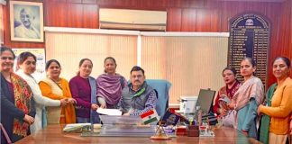 3 माह से नहीं मिला केंद्र का मानदेय, आंगनबाड़ी कार्यकर्ता व सहायिकाओं का टूटा सब्र, नाहन से भेजे ज्ञापन