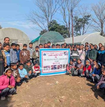 क्षेत्रीय बागवानी अनुसंधान केंद्र पहुंचे 2 स्कूलों के 50 विद्यार्थी, वैज्ञानिकों से सीखीं वैज्ञानिक खेती की तकनीकें