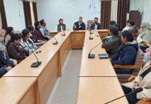 डीसी मुकेश रेपसवाल ने कालिंदी कॉलेज की छात्राओं से किया संवाद