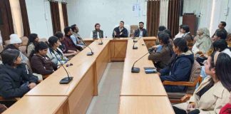 डीसी मुकेश रेपसवाल ने कालिंदी कॉलेज की छात्राओं से किया संवाद