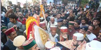 मंडी पहुंचे देव कमरूनाग, देव वाद्ययंत्रों से गूंजी छोटी काशी, महाशिवरात्रि महोत्सव के शुरू हुए कारज