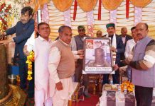 उपमुख्यमंत्री ने महाशिवरात्रि पर ऐतिहासिक शिव मंदिर बाथड़ी में नवाया शीश