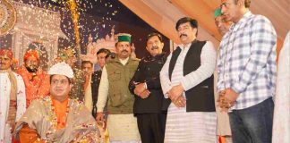 उप मुख्यमंत्री ने डेरा बाबा श्री रुद्रानंद आश्रम में नवाया शीश, गद्दीनशीनी समारोह में हुए शामिल