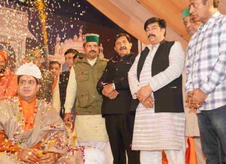 उप मुख्यमंत्री ने डेरा बाबा श्री रुद्रानंद आश्रम में नवाया शीश, गद्दीनशीनी समारोह में हुए शामिल