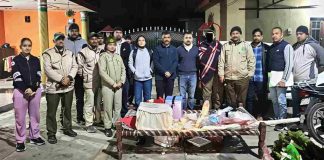 सिरमौर में वन विभाग की बड़ी कार्रवाई : ‘काकड़’ के मांस के साथ शिकारी गिरफ्तार, डबल बैरल राइफल और जिंदा कारतूस भी बरामद
