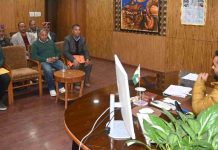 ब्रान-मोहिला सड़क निर्माण को लेकर डीसी से मिला ग्रामीणों का प्रतिनिधिमंडल