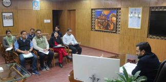 DC कुल्लू के निर्देश : ब्यास-पार्बती समेत चार नदियों की ड्रेजिंग कार्य में तेजी लाएं अधिकारी