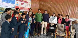 राष्ट्रीय कृमि मुक्ति दिवस पर नवोदय विद्यालय नाहन में 500 से ज्यादा बच्चों को खिलाई एल्बेंडाजोल