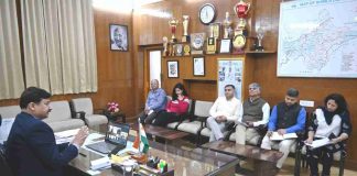 रसोई गैस को लेकर घबराने की जरूरत नहीं, डीसी बोले- 14 गाड़ियां भेजीं, मिट्टी तेल व कोयले की मांग भेजने के निर्देश