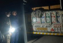 रात के अंधेरे में हो रही थी शराब की तस्करी, पुलिस ने नाकेबंदी कर बड़ी खेप के साथ दबोचा पिकअप चालक
