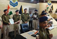 एसपी बद्दी ने ‘सीसी-3 प्रमाण पत्र’ से नवाजे उत्कृष्ट कार्य करने वाले पुलिस कर्मी, क्राइम मीटिंग में दिए ये सख्त निर्देश