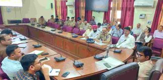 बैठक से गायब अफसरों पर गिरी गाज, एडीसी का सख्त संदेश- नशे पर चाहिए ठोस कार्रवाई