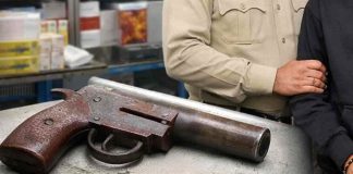 मेडिकल स्टोर के काउंटर में छिपा रखा था देसी कट्टा, 22 साल का युवक गिरफ्तार