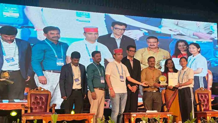 अदिति चंबा स्वयंसेवी