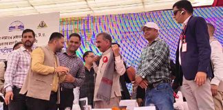 अराजपत्रित कर्मचारी महासंघ ने कर्मचारियों के मुद्दों पर सीएम सुक्खू को नाहन में सौंपा मांग पत्र