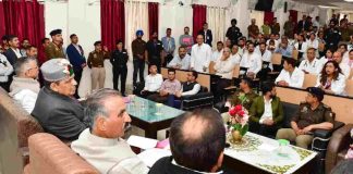 सीएम सुखविंद्र सुक्खू ने किया नाहन मेडिकल कॉलेज का निरीक्षण, डॉक्टरों से किया संवाद