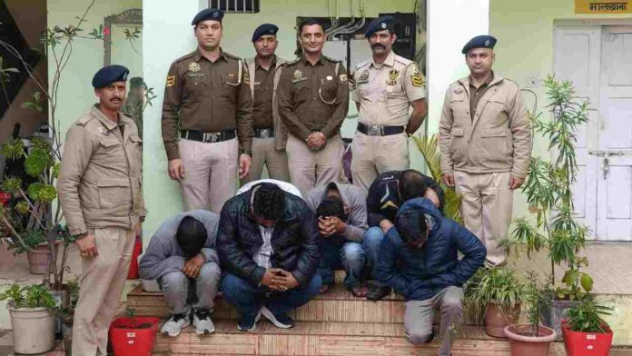 वाहन पोर्टल धोखाधड़ी केस जिला सोलन में वाहन पंजीकरण से जुड़े एक बड़े संगठित साइबर और दस्तावेजी धोखाधड़ी मामले का जिला पुलिस ने खुलासा करते हुए 6 आरोपियों को गिरफ्तार किया है।