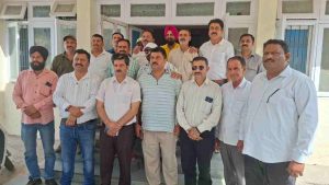 निजी बस संचालक पांवटा साहिब शिलाई-शिमला सरकारी बस सेवा को लेकर बढ़े विवाद के बीच सिरमौर बस आपरेटर यूनियन ने बड़ा ऐलान कर दिया है