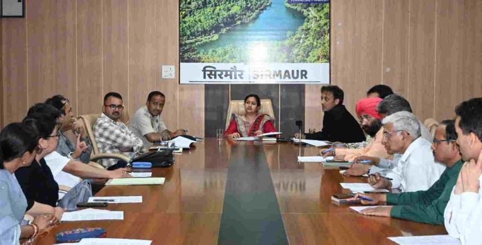 हिमाचल दिवस आयोजन को लेकर नाहन में बैठक जिला सिरमौर में हिमाचल दिवस का जिला स्तरीय समारोह ऐतिहासिक चौगान मैदान में भव्य रूप से आयोजित किया जाएगा।