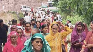 जिला सिरमौर के धारटीधार क्षेत्र की नेहली धीड़ा पंचायत के मंडलाहां गांव में पहली बार सरकारी बस पहुंचने से शुक्रवार को ग्रामीणों का वर्षों का सपना साकार हो गया। नाहन के विधायक अजय सोलंकी ने 3 किलोमीटर लंबे नवनिर्मित रूट पर स्वयं बस में सफर कर इस सेवा की शुरुआत की।