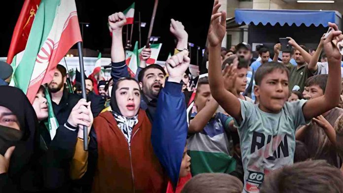 तेहरान में जश्न पश्चिम एशिया में 28 फरवरी से जारी संघर्ष के बीच बुधवार का दिन दुनिया के लिए राहत लेकर आया, जब अमेरिका-इजरायल और ईरान दो सप्ताह के युद्धविराम पर सहमत हो गए।