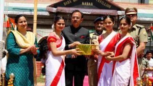 जिला सिरमौर में हिमाचल दिवस के जिला स्तरीय समारोह के मौके पर उद्योग, संसदीय कार्य व श्रम एवं रोजगार मंत्री हर्षवर्धन चौहान ने नाहन चौगान में राष्ट्रीय ध्वज फहराकर भव्य परेड की सलामी ली।