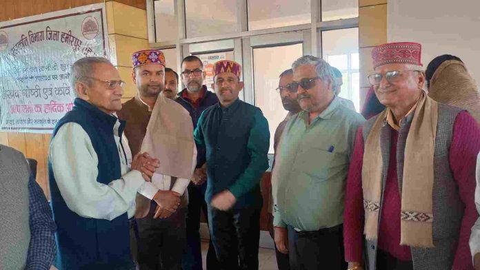 पंडित इंद्रपाल और डीडी गुलजार जयंती महान क्रांतिकारी एवं प्रसिद्ध साहित्यकार पंडित इंद्रपाल और मशहूर शायर एवं स्वतंत्रता सेनानी डीडी गुलजार की जयंती रविवार को यहां भाषा, कला एवं संस्कृति विभाग के सौजन्य से और यशपाल साहित्य परिषद के तत्वाधान में मनाई गई।