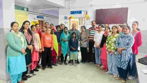 जिला स्वास्थ्य अधिकारी डॉ. अजय अत्री ने बताया कि रविवार यानि 12 अप्रैल को भी जिला के 32 अस्पतालों एवं स्वास्थ्य केंद्रों में एचपीवी के टीके लगाए जाएंगे।