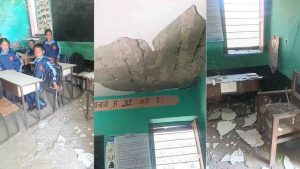 जासवी स्कूल सिरमौर जिला सिरमौर के शिलाई विधानसभा क्षेत्र के तहत आने वाले शिक्षा खंड रोनहाट की राजकीय प्राथमिक पाठशाला जासवी में सोमवार को शिक्षा विभाग और सरकार की लापरवाही का मामला सामने आया है, जहां कक्षा के दौरान स्कूल की छत से प्लास्टर गिर गया। गनीमत यह रही कि इस घटना में किसी विद्यार्थी को चोट नहीं आई, लेकिन बड़ा हादसा होते-होते टल गया।