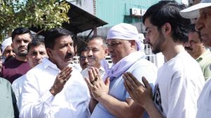 उप मुख्यमंत्री मुकेश अग्निहोत्री ने OSD विक्रांत ठाकुर की माता के निधन पर जताया शोक, अंतिम यात्रा में हुए शामिल