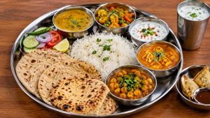 ढाबे में खाने से पहले जान लें रेट; 100 रुपये में मिलेगी सादी थाली, 11 में तंदूरी रोटी, ज्यादा वसूली पर होगी कार्रवाई