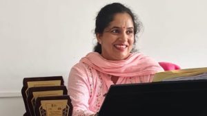 प्रदेश सरकार द्वारा हाल ही में सीबीएसई (CBSE) के अधीन किए गए शहीद कैप्टन मृदुल शर्मा राजकीय वरिष्ठ माध्यमिक पाठशाला हमीरपुर में नई प्रधानाचार्य दीप्ति राणा ने अपना कार्यभार संभाल लिया है।