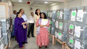 मुख्य निर्वाचन अधिकारी हिमाचल प्रदेश, नंदिता दास गुप्ता ने वीरवार को जिला सिरमौर के नाहन स्थित जिला ईवीएम/वीवीपैट वेयरहाउस का त्रैमासिक निरीक्षण किया।