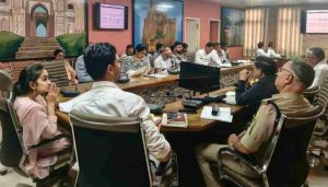 जिला में अवैध निर्माण कार्यों को नियंत्रित करने के लिए गठित जिला स्तरीय समिति की बैठक सोमवार को DC गंधर्वा राठौड़ की अध्यक्षता आयोजित की गई