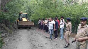 Dog attacks amid road dispute in Rajgarh; two students and a police officer injured; case registered against a woman.