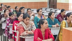 राजकीय वरिष्ठ माध्यमिक विद्यालय शमशेर, नाहन में 5 सितंबर को शिक्षा संवाद का आयोजन किया गया।
