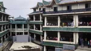 डॉ. वाईएस परमार राजकीय स्नातकोत्तर महाविद्यालय नाहन के मुख्य द्वार पर ताला जड़ने के मामले में पुलिस थाना नाहन में केस दर्ज किया गया है।