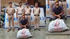 पुलिस थाना बद्दी की टीम ने न्यू बस स्टैंड के पीछे ट्रक यूनियन पार्किंग क्षेत्र में दबिश देकर एक महिंद्रा जीतो वाहन की तलाशी ली। तलाशी के दौरान वाहन से 11.660 किलोग्राम चूरापोस्त (भुक्की) बरामद हुई।
