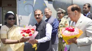 राष्ट्रपति द्रौपदी मुर्मू सोमवार को हिमाचल प्रदेश के पांच दिवसीय दौरे पर शिमला पहुंचीं। शिमला के निकट छराबड़ा स्थित कल्याणी हेलीपैड पर उनका गर्मजोशी से स्वागत किया गया।