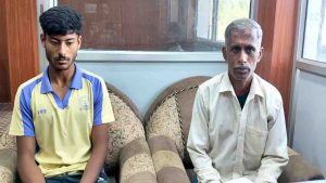 कुश्ती में चयन के बाद भी मुकाबले से बाहर रखा छात्र! जवाब लेने स्कूल पहुंचे पिता... शिकायत वापस लेने का भी आरोप