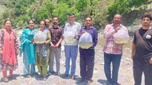 महाशीर एक लुप्तप्राय प्रजाति की मछली है और मंडी जिले की नदियों में महाशीर बीज का संयचन नदियों में जैव विविधता की वृद्धि एवं महाशीर मछली के संरक्षण की दृष्टि से एक महत्वपूर्ण कदम है। इससे रोजगार के नए अवसर भी प्राप्त होंगे।